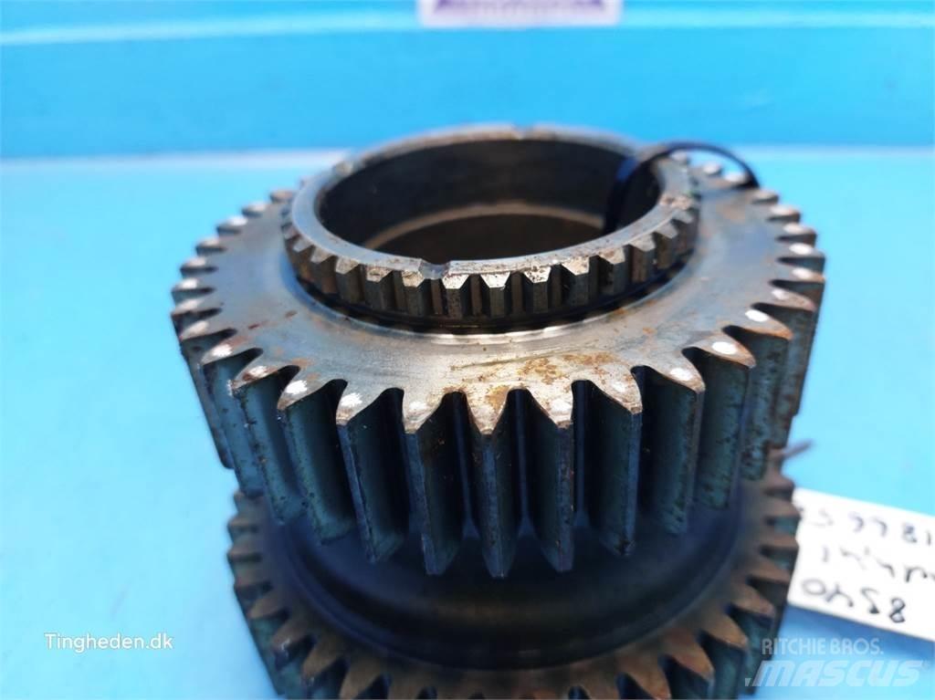 New Holland 8340 Gear