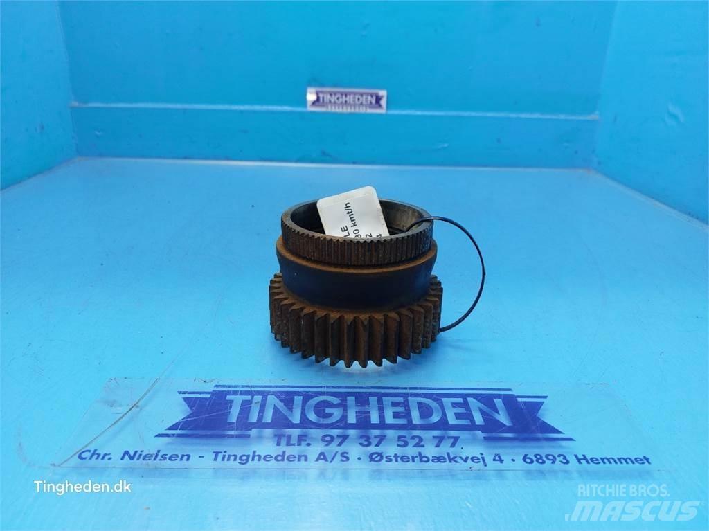 New Holland 8340 Gear