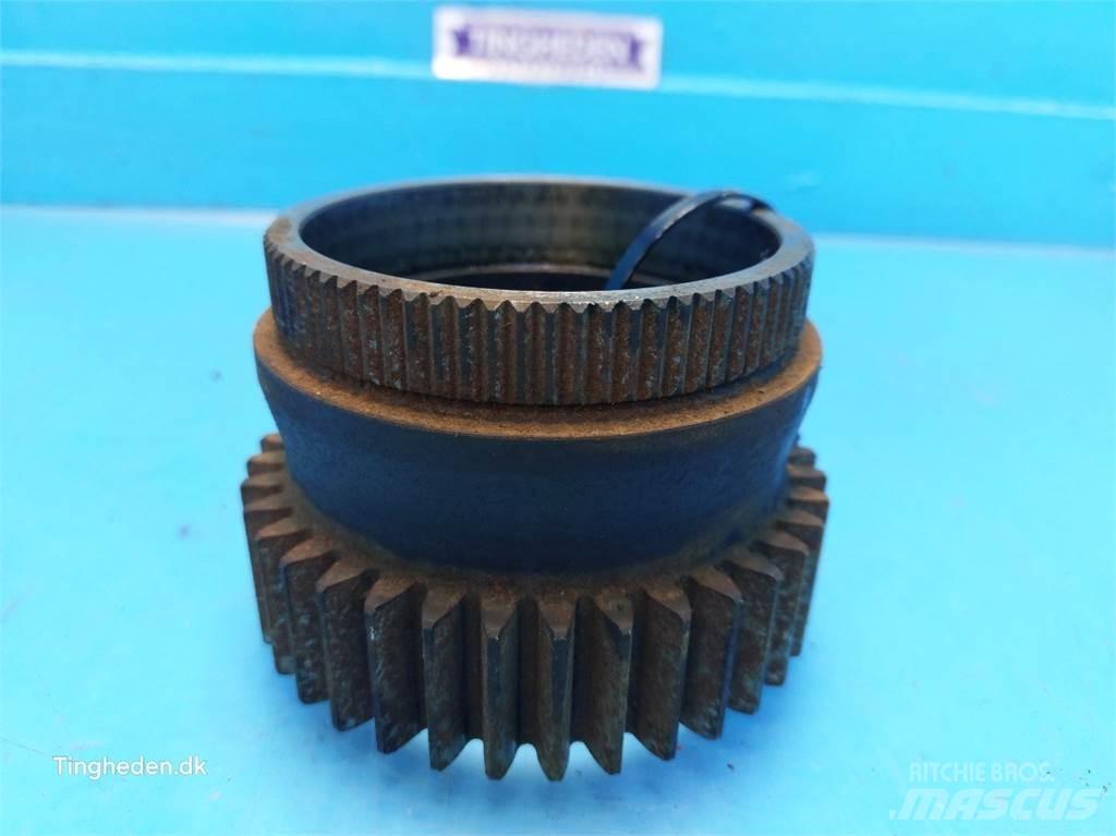 New Holland 8340 Gear