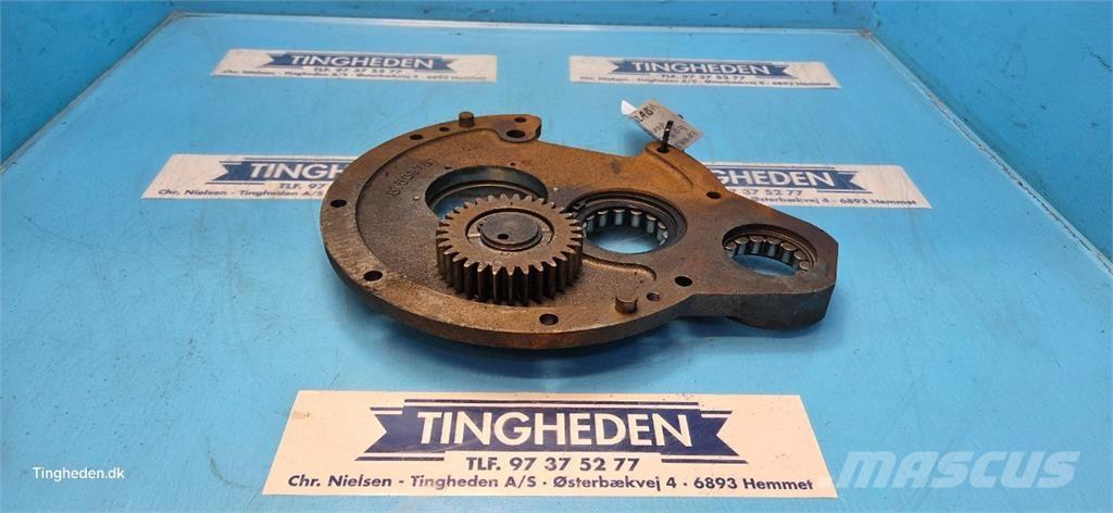 New Holland 8340 Gear