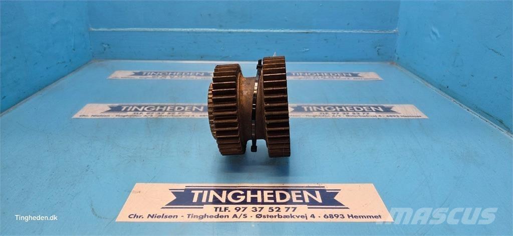 New Holland 8340 Gear