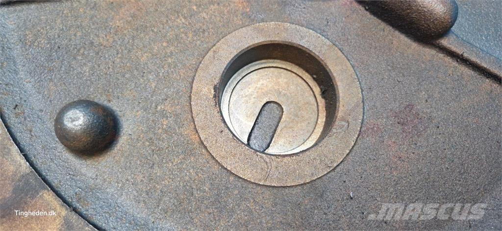New Holland 8340 Gear