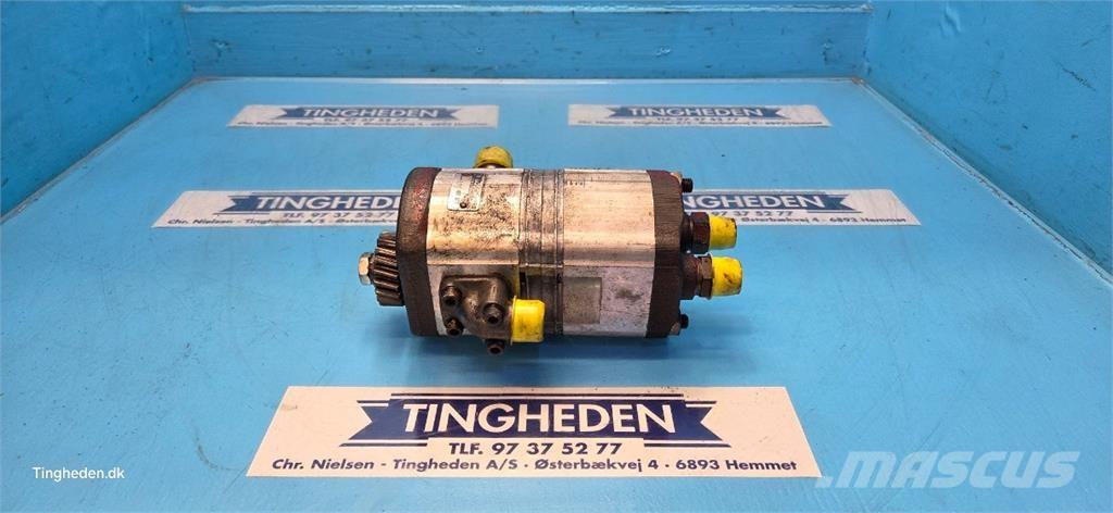 New Holland 844S Hydraulik