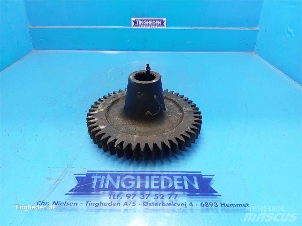 New Holland 8970 Gear