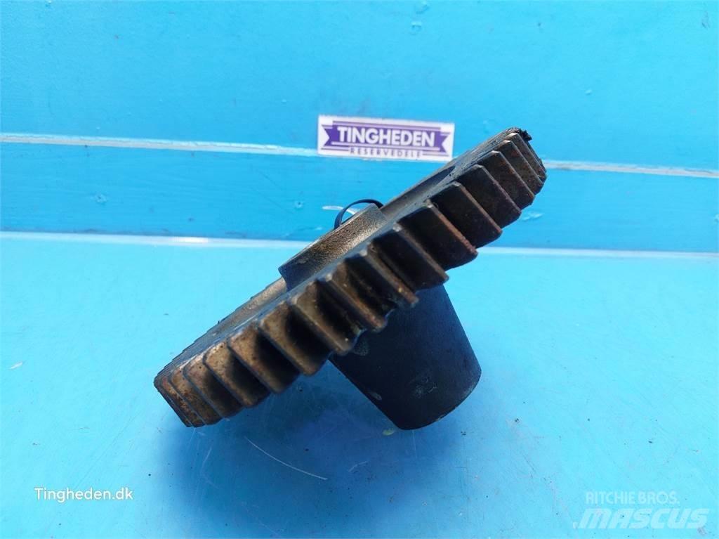 New Holland 8970 Gear