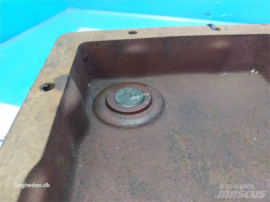 New Holland M160 Gear