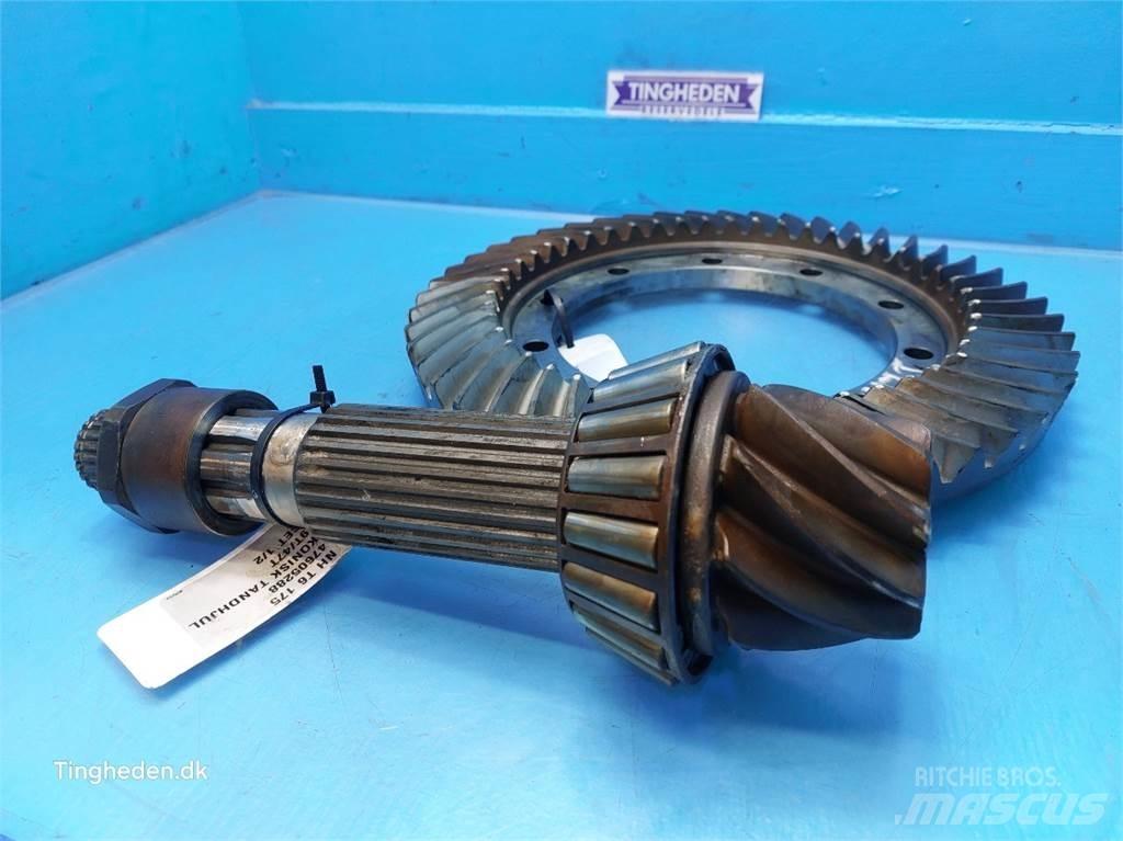 New Holland T6 Gear