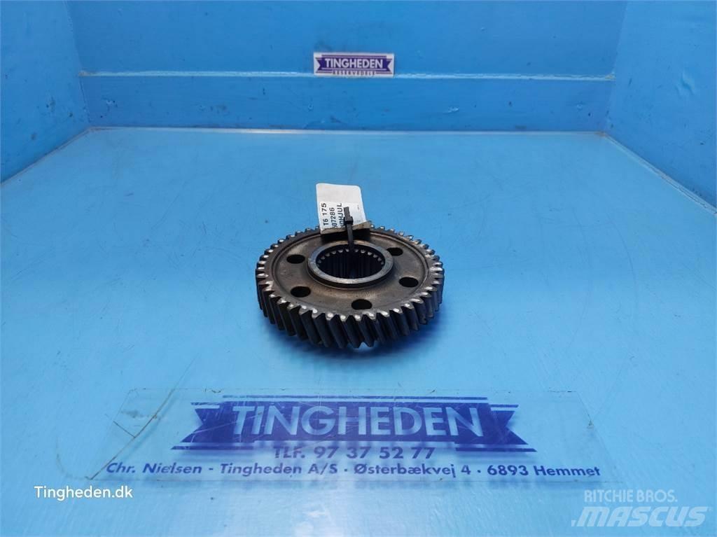 New Holland T6 Gear