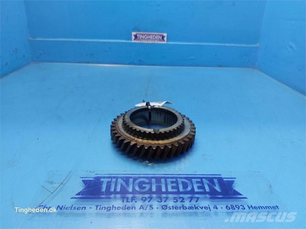 New Holland T6 Gear