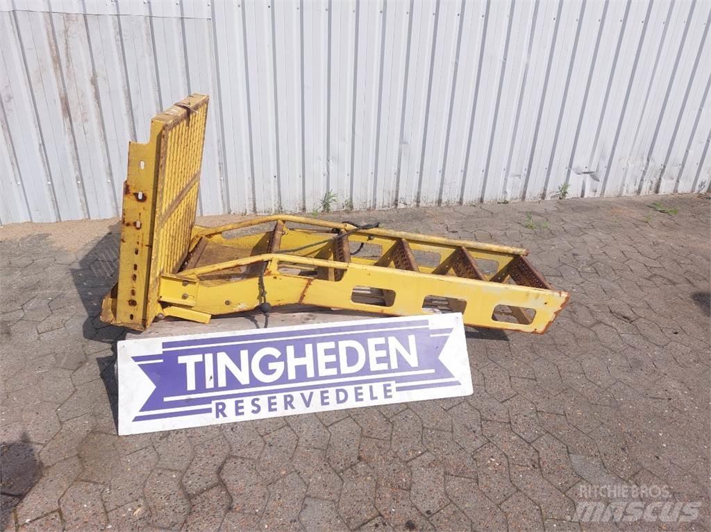 New Holland TF78 Kabiner og interiør