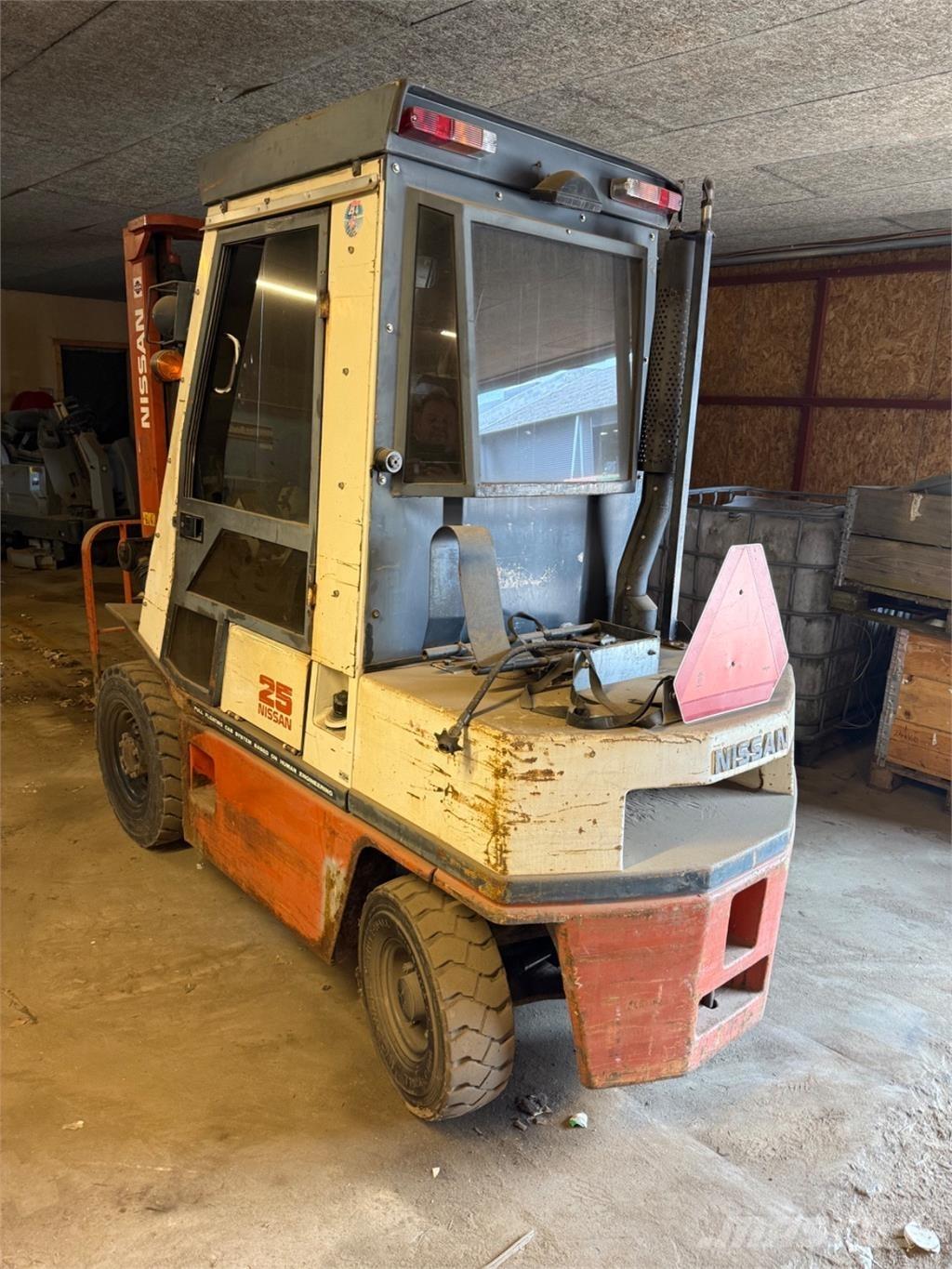 Nissan FG25 LPG gaffeltrucks