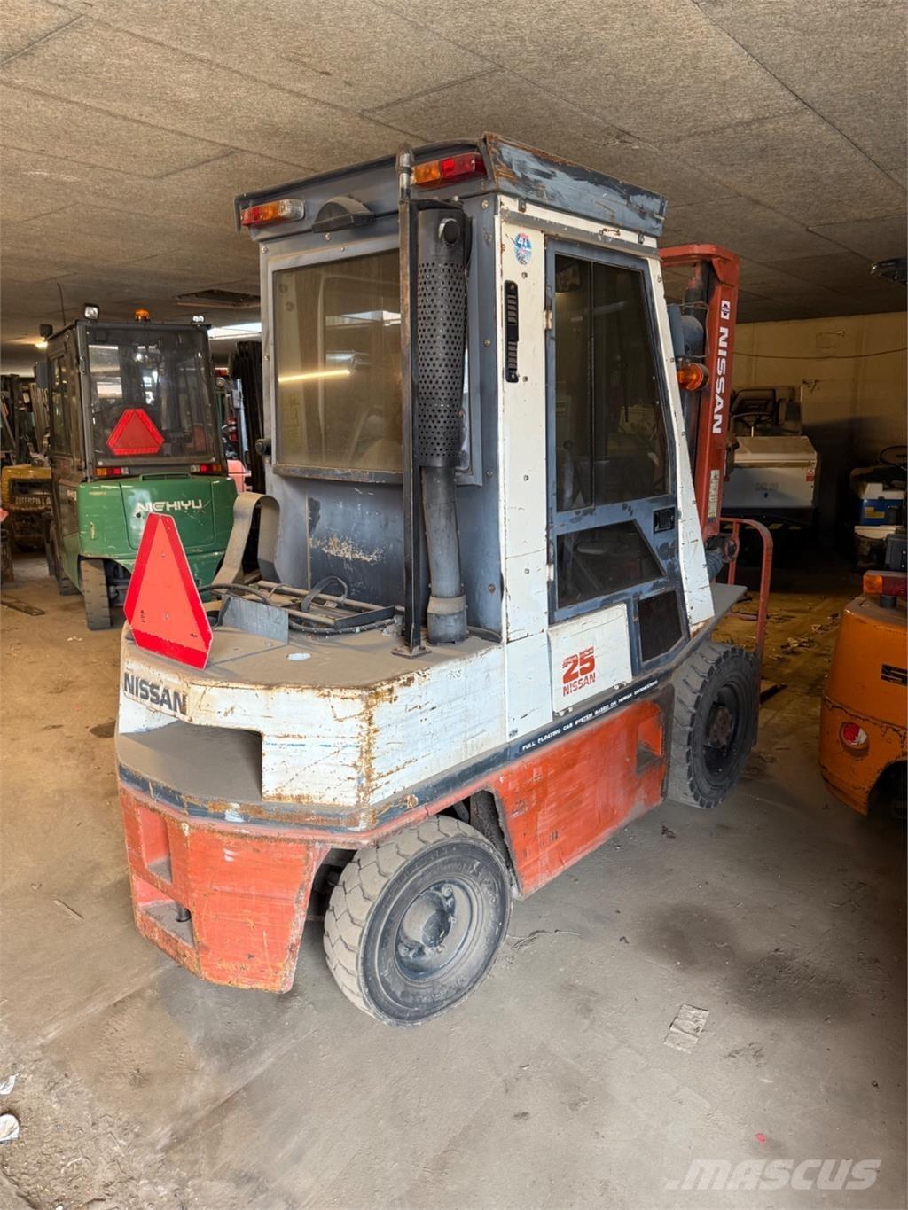 Nissan FG25 LPG gaffeltrucks
