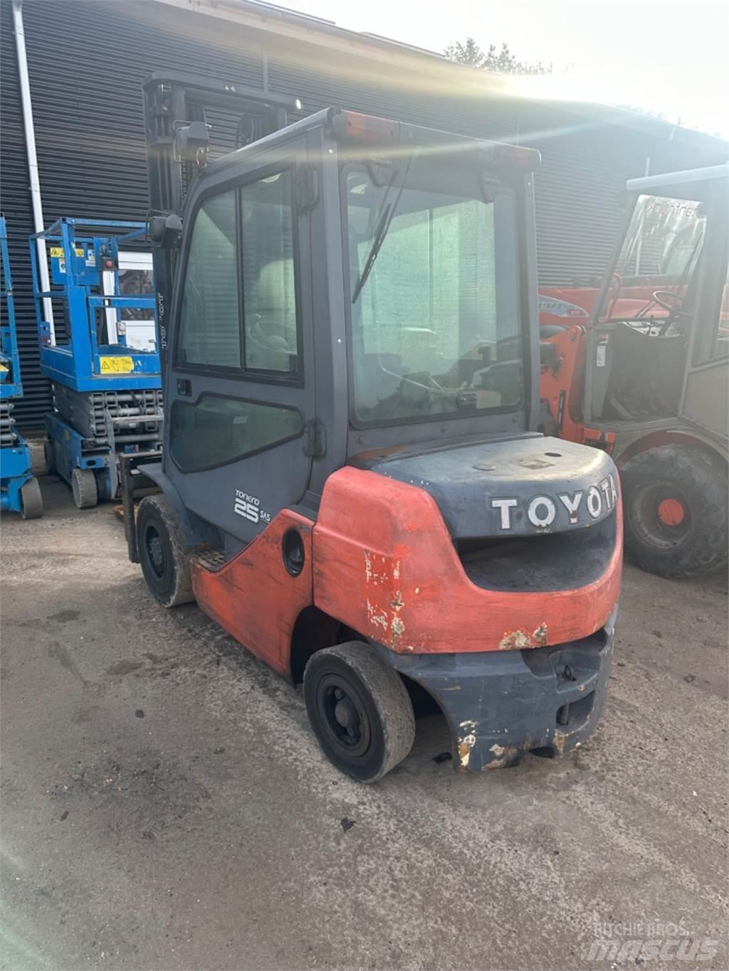 Toyota FD25 Diesel gaffeltrucks