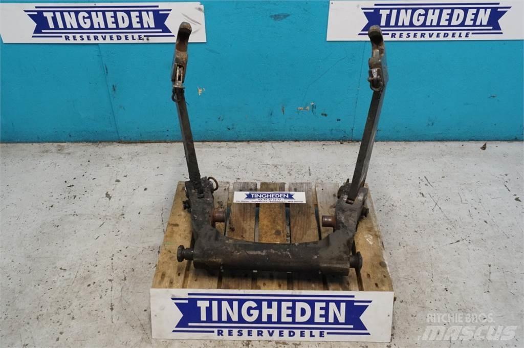 Valtra T213 Tilbehør til frontlæsser