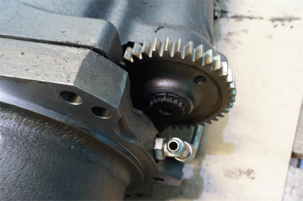 Valtra T213 Gear