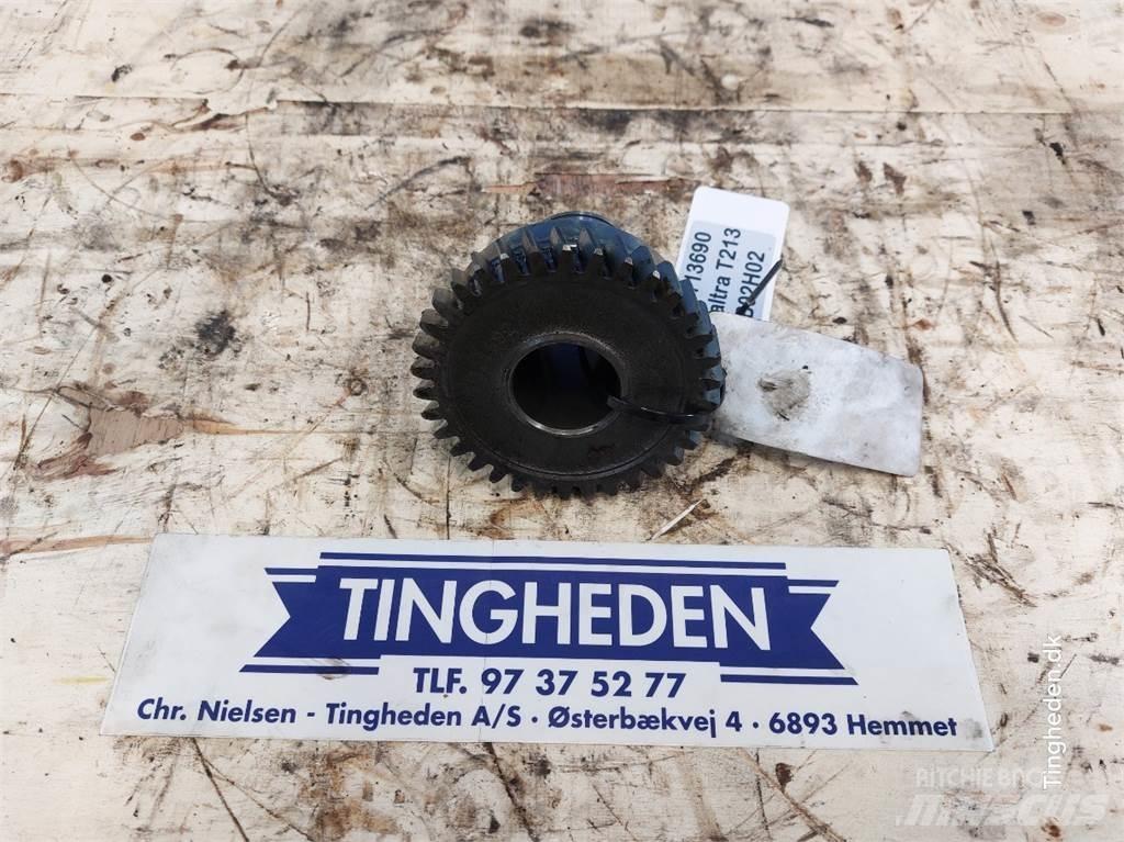 Valtra T213 Gear