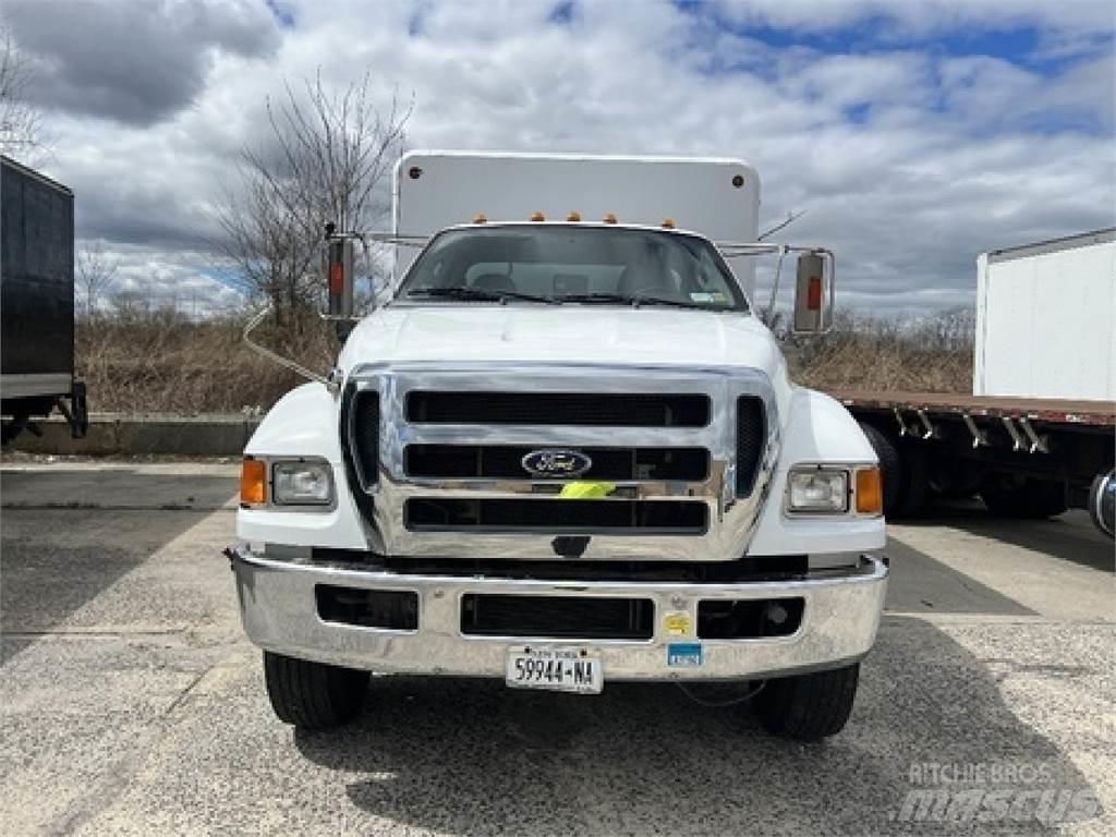 Ford F750 Lastbiler til transport af drikkevarer