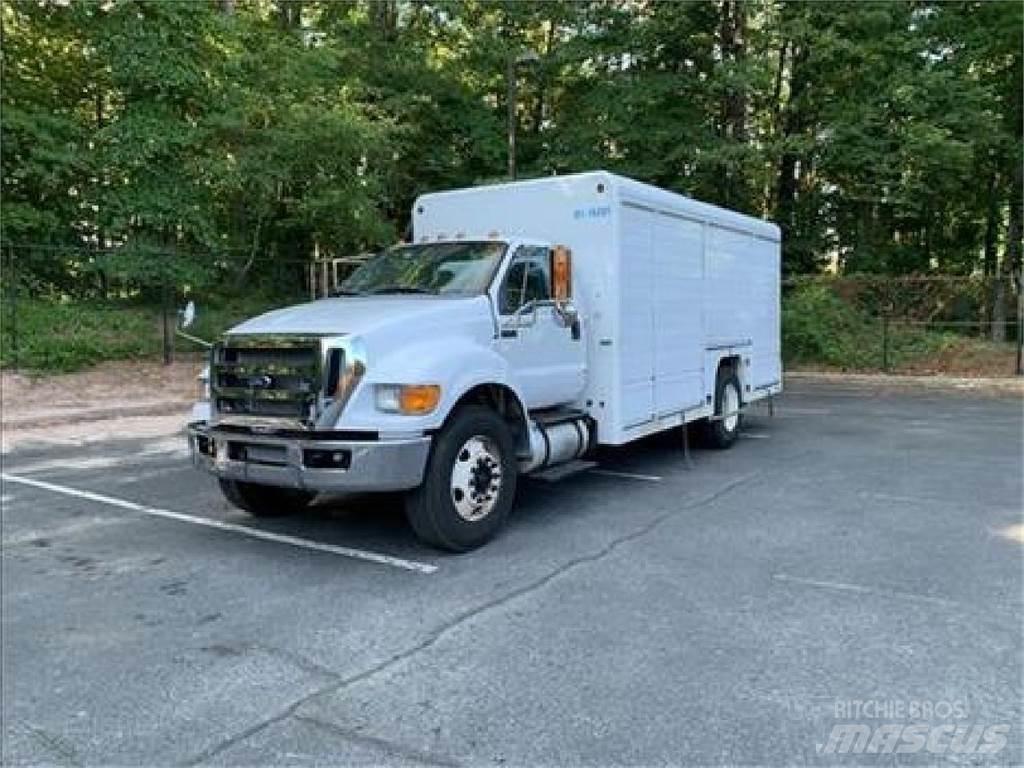 Ford F750 Lastbiler til transport af drikkevarer