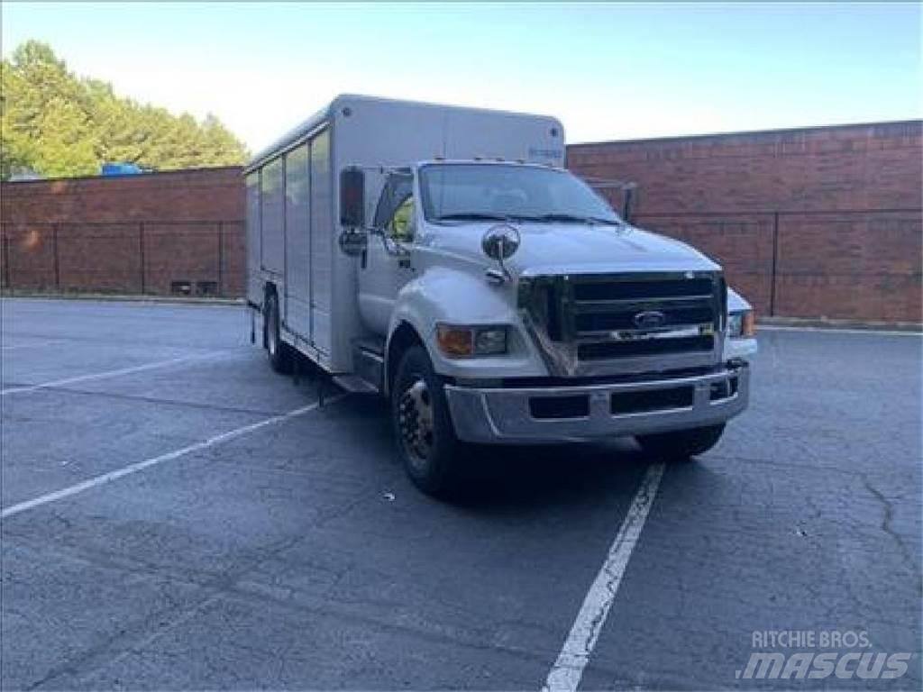 Ford F750 Lastbiler til transport af drikkevarer