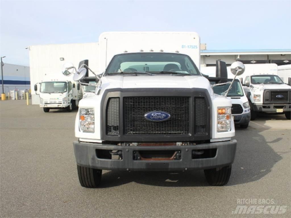Ford F750 Lastbiler til transport af drikkevarer