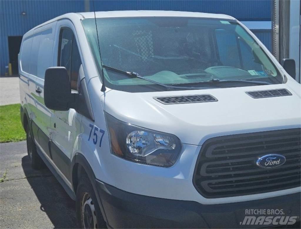 Ford Transit 150 Varevogne