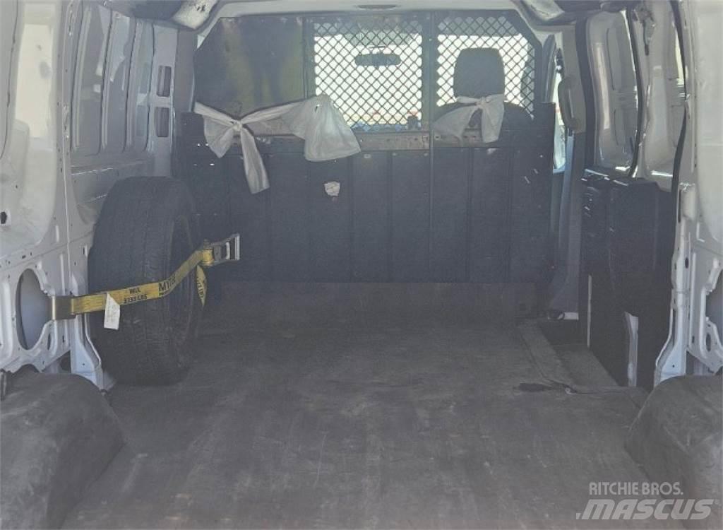 Ford Transit 150 Varevogne