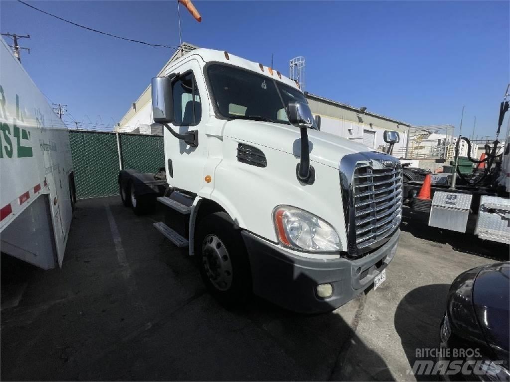 Freightliner CA113 Trækkere