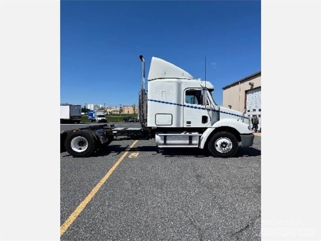 Freightliner CL112G Trækkere
