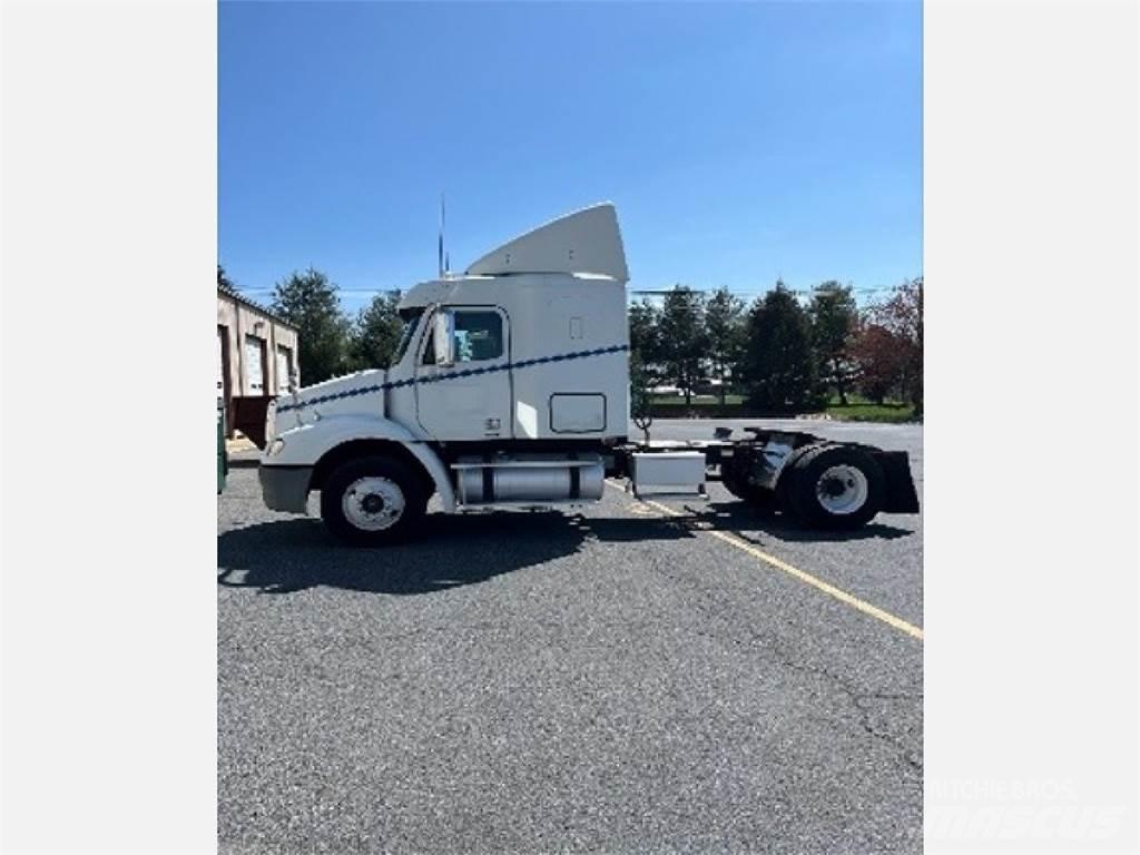 Freightliner CL112G Trækkere
