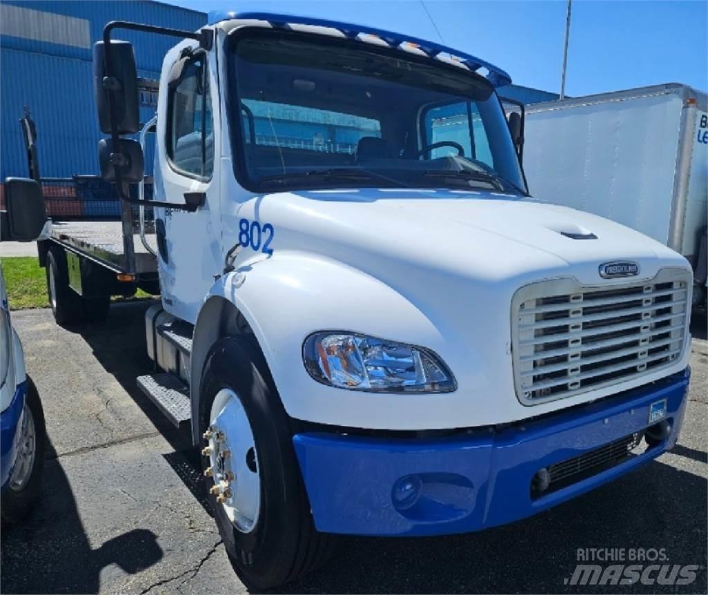 Freightliner M2 Lastbil med lad/Flatbed