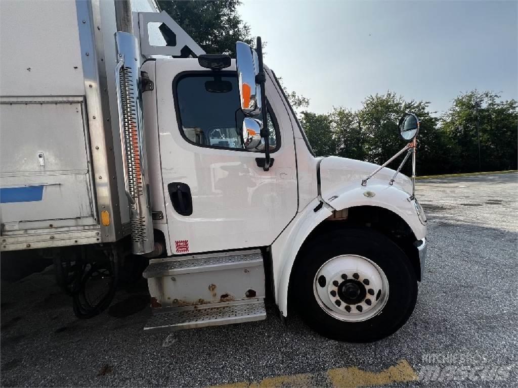 Freightliner M2-106 Fast kasse