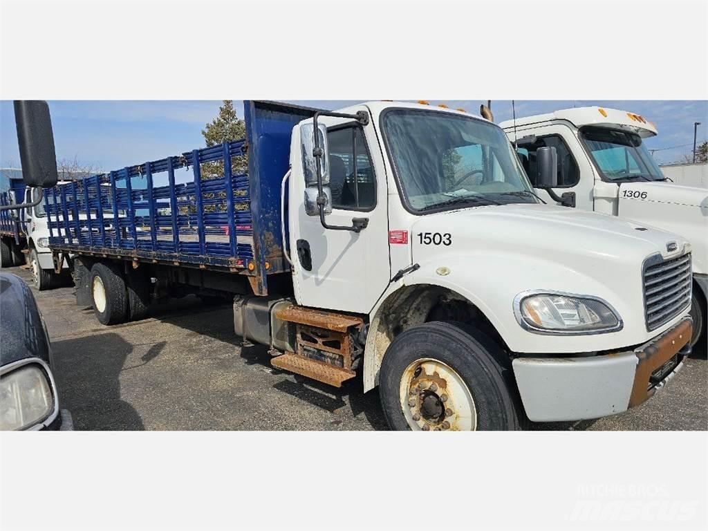 Freightliner M2 106 Lastbil med lad/Flatbed