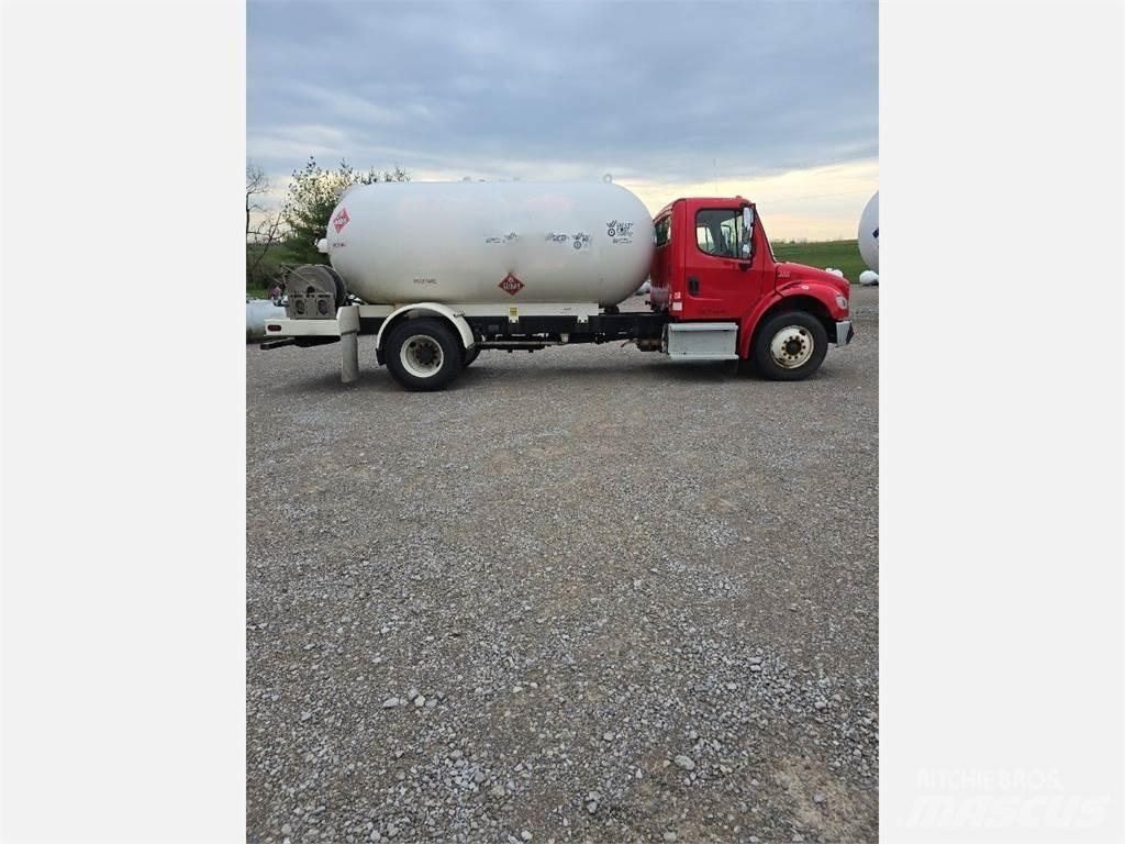 Freightliner M2 106 Andre lastbiler