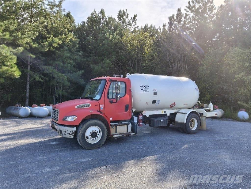 Freightliner M2 106 Andre lastbiler