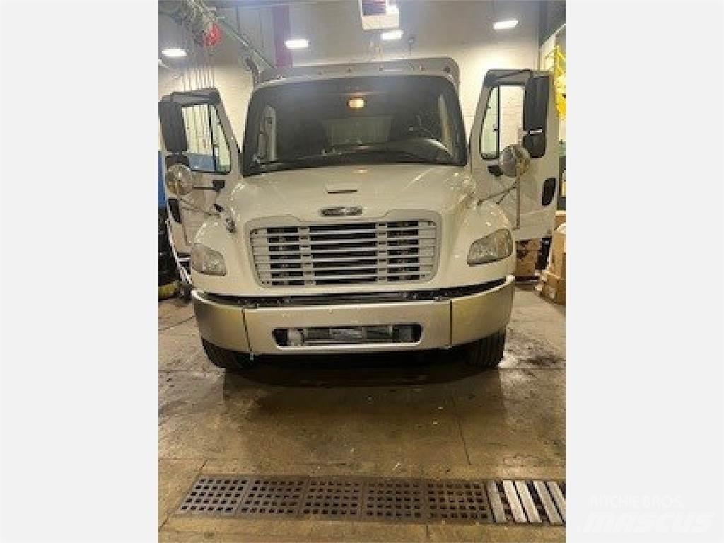 Freightliner M2106 Lastbiler til transport af drikkevarer