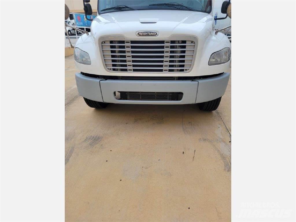 Freightliner M2106 Lastbiler til transport af drikkevarer