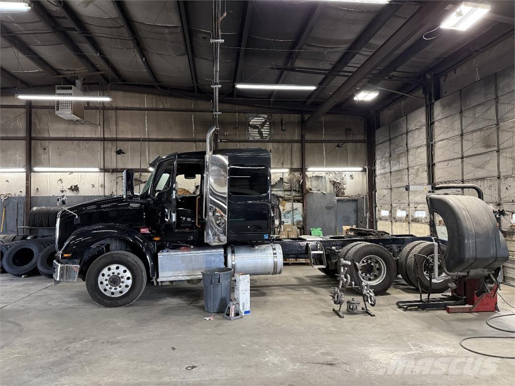 International HX620 Trækkere