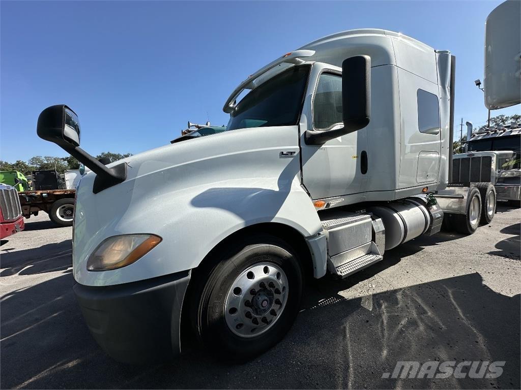 International LT625 Trækkere