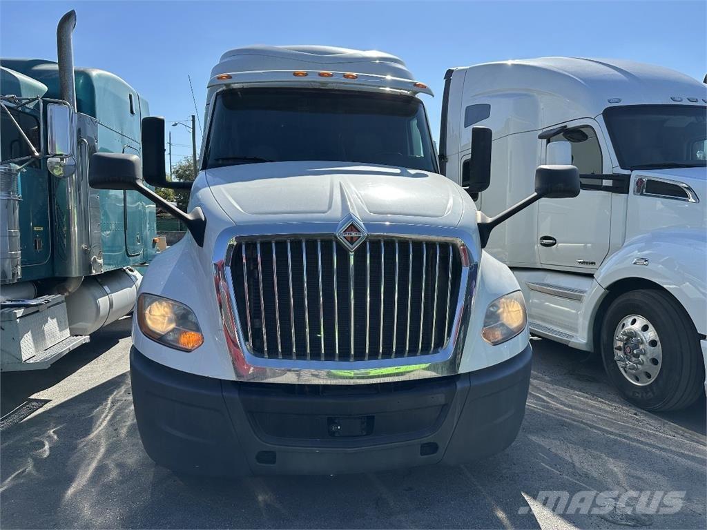 International LT625 Trækkere