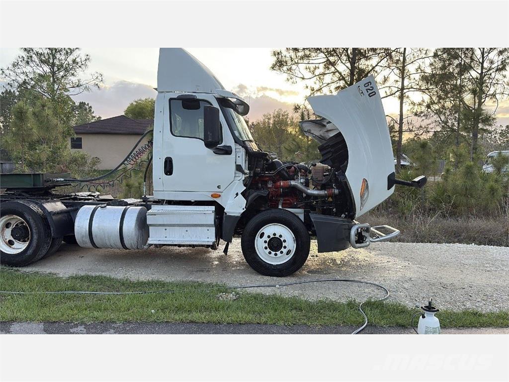 International LT625 Trækkere