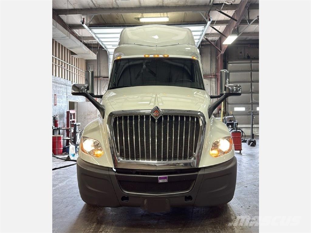 International LT625 Trækkere