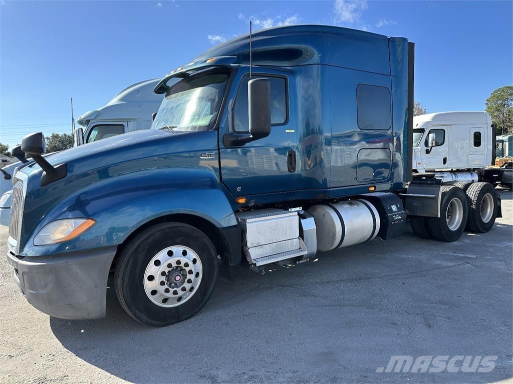 International LT625 Trækkere