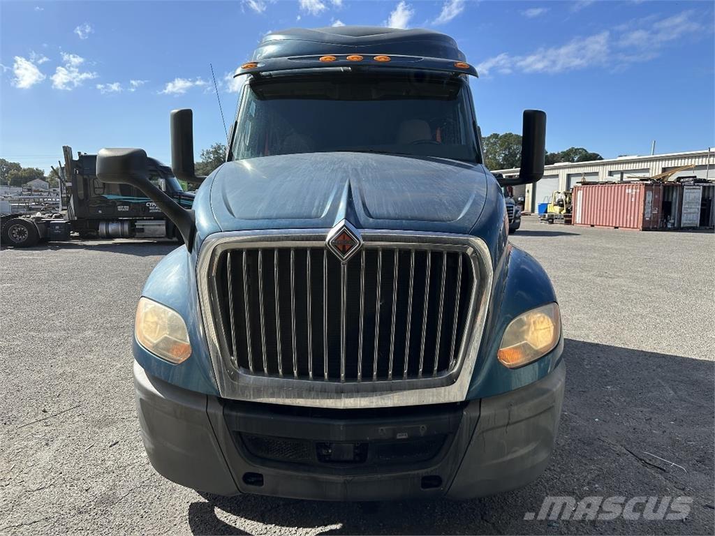 International LT625 Trækkere