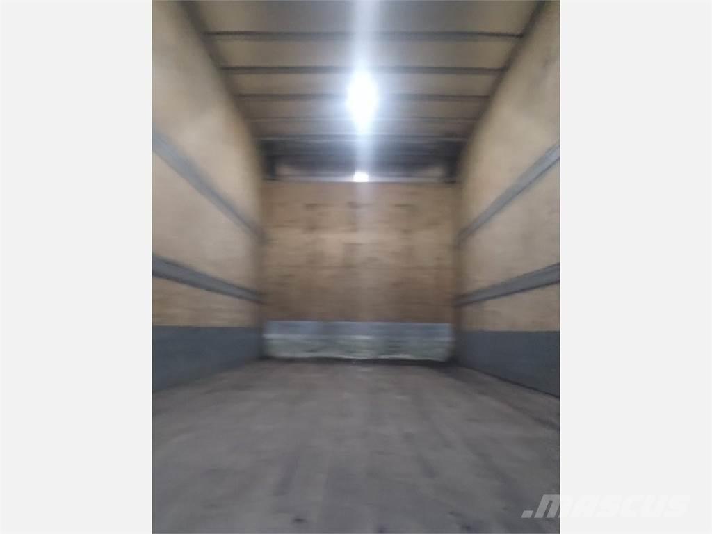 International MV Fast kasse