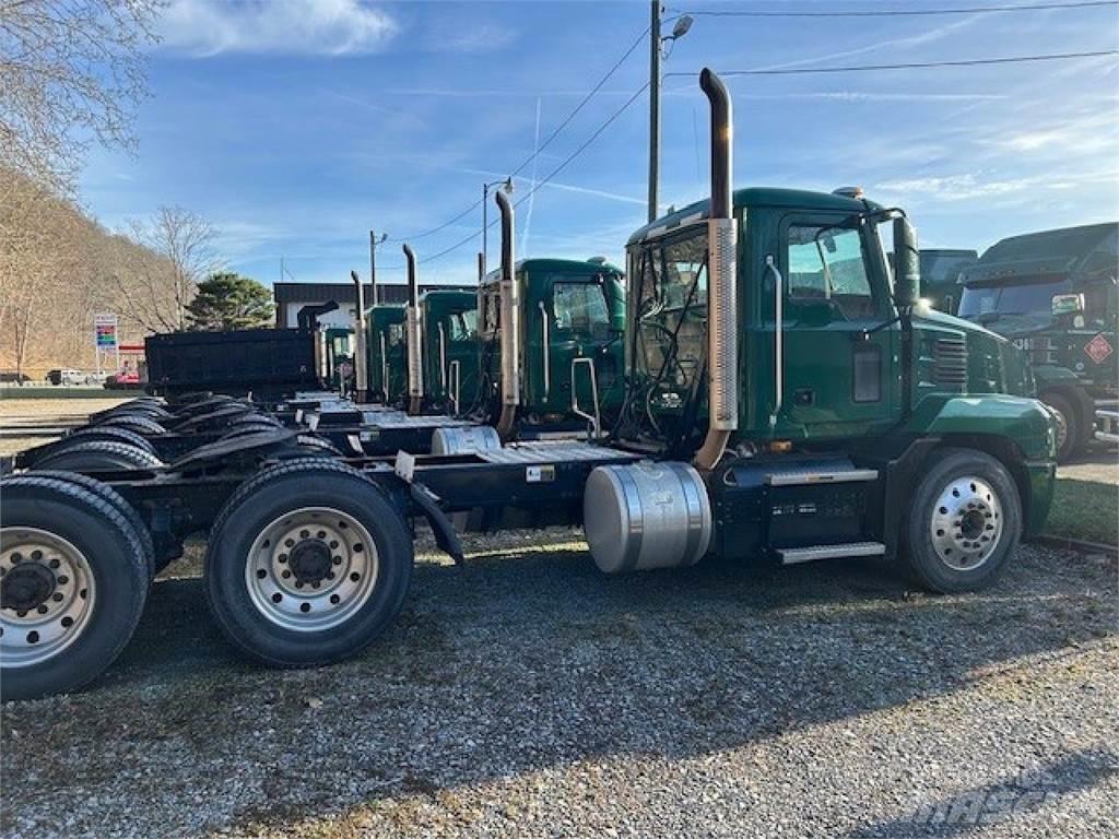 Mack AN64T Trækkere
