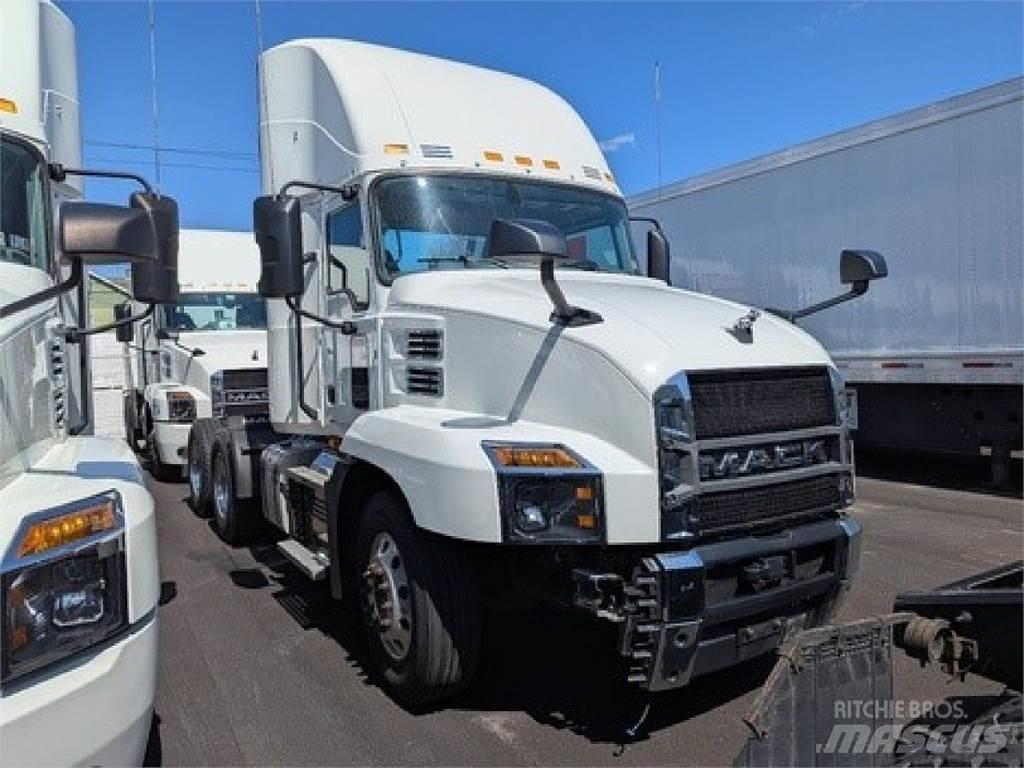 Mack AN64T Trækkere