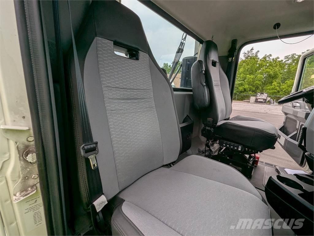 Mack AN64T Trækkere