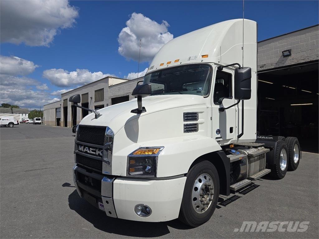 Mack AN64T Trækkere