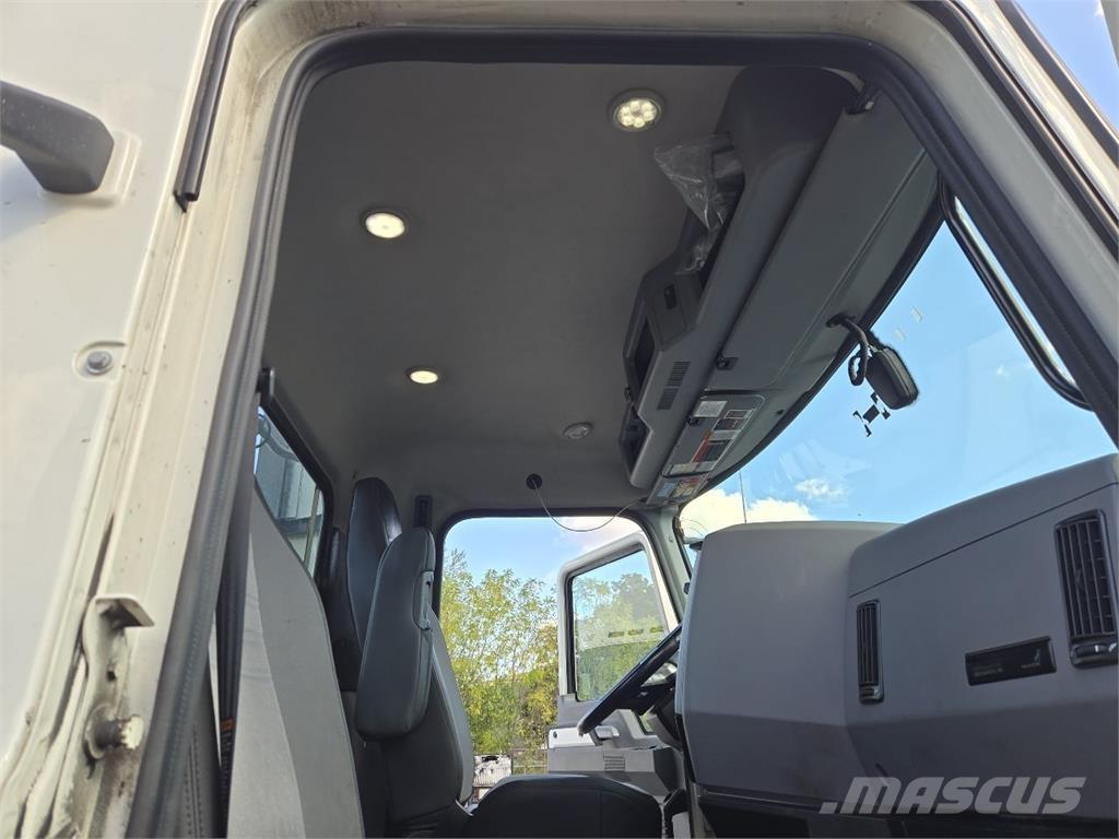 Mack AN64T Trækkere