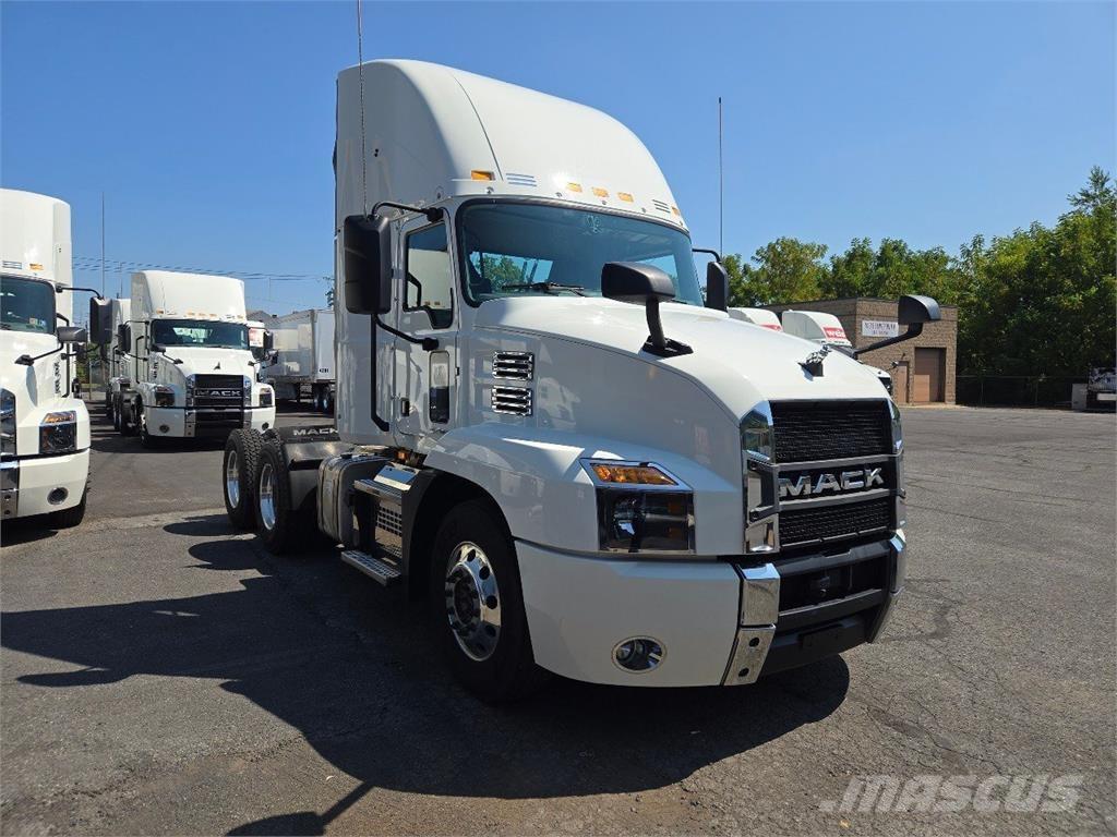 Mack AN64T Trækkere